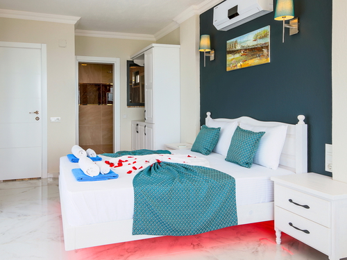  gece  -  Kasım
  | Kalkan İslamlar'da Doğa Manzaralı ve Korunaklı Lüks Villa  Jakuzili 3 Süit Odalı 6 Kişilik Tatil Villası